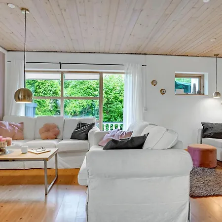 Vakantiehuis Gorgeous Home In Gedser With Sauna *