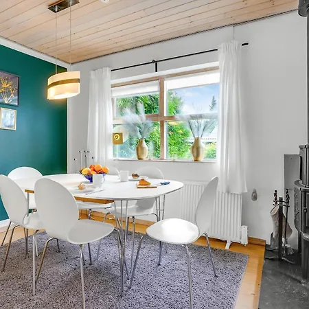 Vakantiehuis Gorgeous Home In Gedser With Sauna