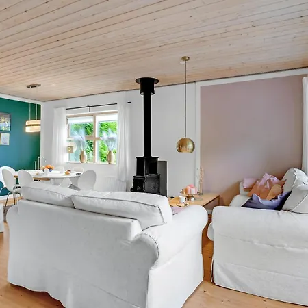 Vakantiehuis Gorgeous Home In Gedser With Sauna